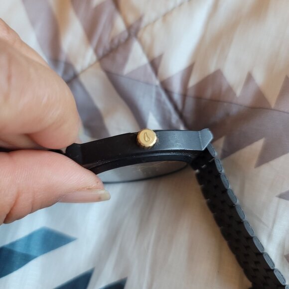 Nixon The Time Teller Black Metal Stainless Steel Watch - Picture 7 of 8